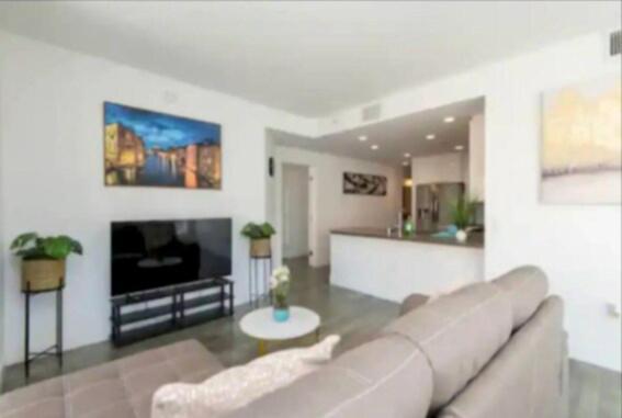 Stunning 3 Bedroom High-rise With Pool, Spa, And Rooftop Views Apartamento *