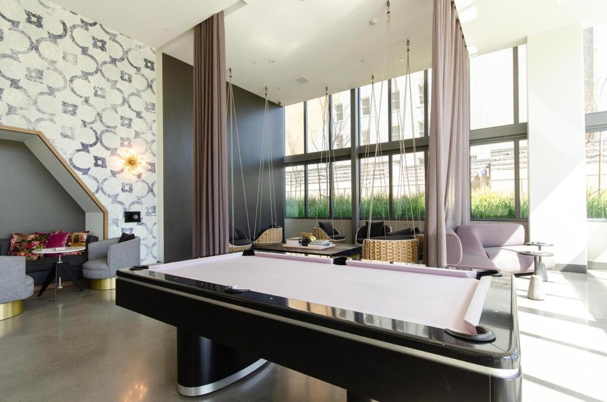 Stunning 3 Bedroom High-rise With Pool, Spa, And Rooftop Views Apartamento Los Ángeles